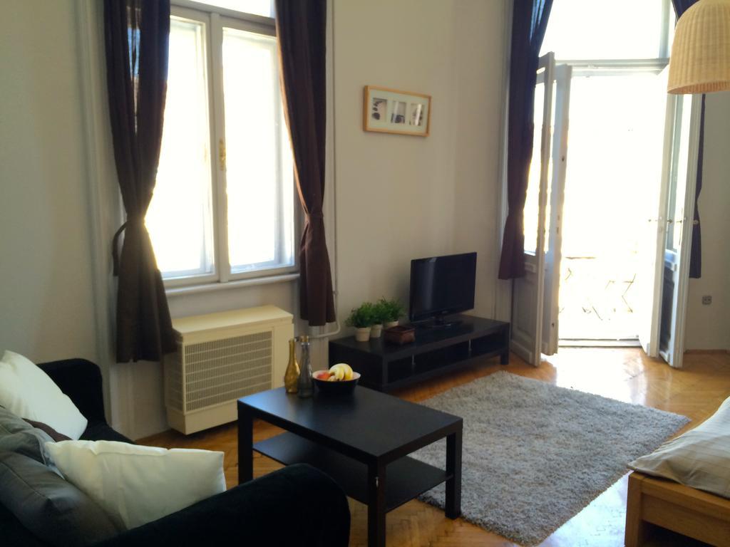 בודפשט Budget Apartment By Hi5 - Oktober 6 Str 4 מראה חיצוני תמונה