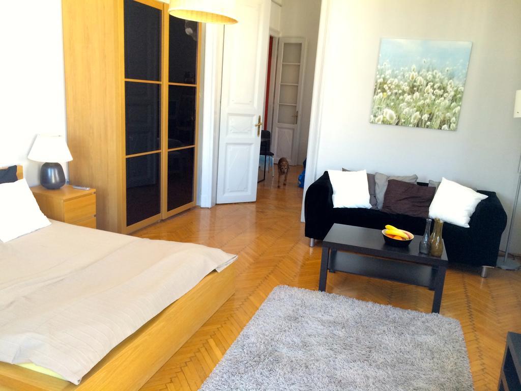 בודפשט Budget Apartment By Hi5 - Oktober 6 Str 4 מראה חיצוני תמונה