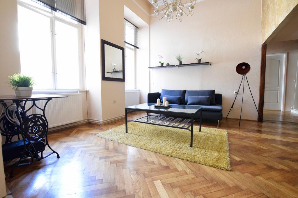 בודפשט Budget Apartment By Hi5 - Oktober 6 Str 4 מראה חיצוני תמונה