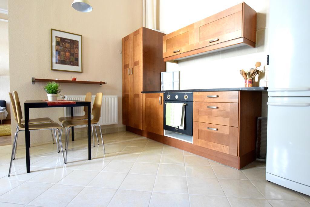 בודפשט Budget Apartment By Hi5 - Oktober 6 Str 4 מראה חיצוני תמונה